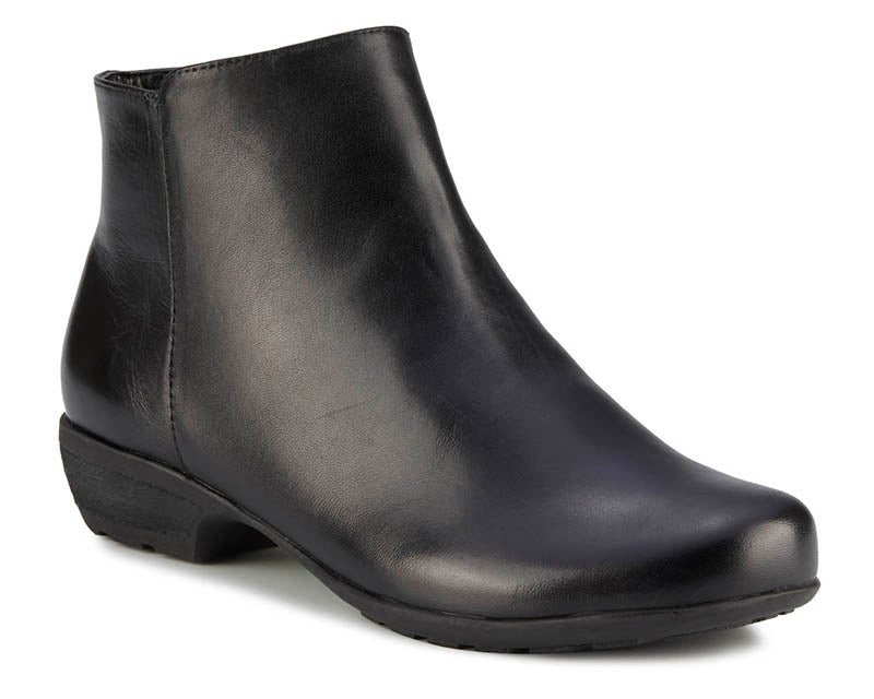 Ezra by Ros may be the best bootie ever! Soft, supple leathers wrap your foot in comfort. An inside zipper makes it easy to get on and off, while discreet gore near the zipper allows flexibility around the ankle.