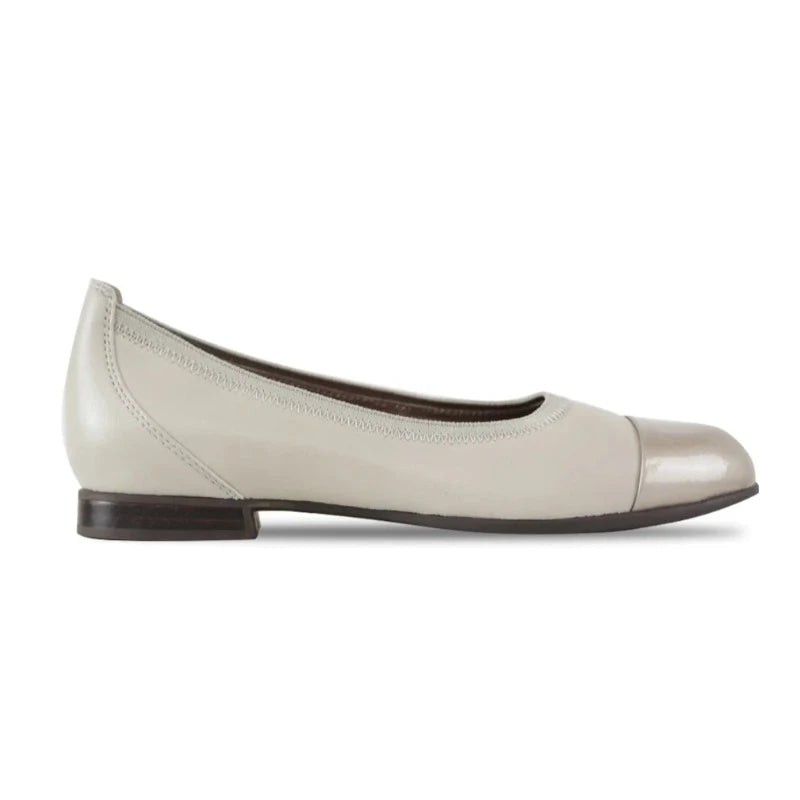 Skimmer or ballet flat; Mila in this cream combination is a versatile style when you are in a hurry, but still want to look great.