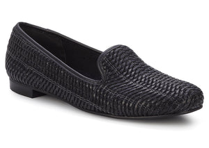 Foster by Walking Cradles is an effortlessly chic slip-on flat.  Designed in beautiful woven leather with Tiny Cushions insole to provide extra comfort.  Heel height is approximately 1/2 inch.