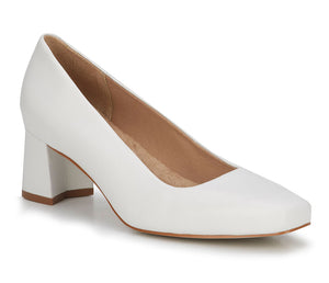 Meredith in white is an all-day pump designed with an on-trend slightly squared tapered toe and notched block heel. This sleek style is further enhanced by ultra-cushioned Tiny Pillows insoles wrapped in soft micro fiber sueded fabric.  Heel height: 2"