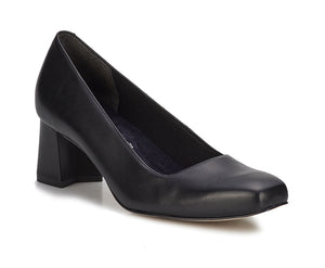 Meredith is an all-day pump designed with an on-trend slightly squared tapered toe and notched block heel. Heel height: 2"