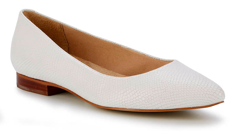 Stun in the Reece by Walking Cradles! This classic pointed toe flat really brings style to any outfit.  The Reece is constructed with the Tiny Pillows construction, cashmere leather and a rubber outsole.  Heel height is approximately 3/4 inch.