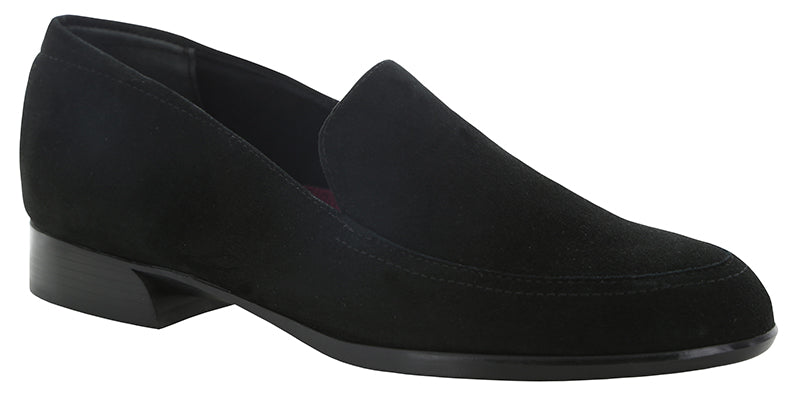 The Munro Harrison is a classic loafer with a sleek vamp.  Features a comfort lining that is breathable and wicks away moisture, a removable footbed and rubber outsole that is shock absorbing.  Heel height is approximately 1 inch.